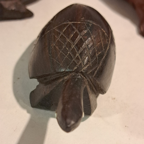 3 Vintage Exotic Rosewood and wood Hand Carved  Turtle Tortoise Figurines - Picture 5 of 14